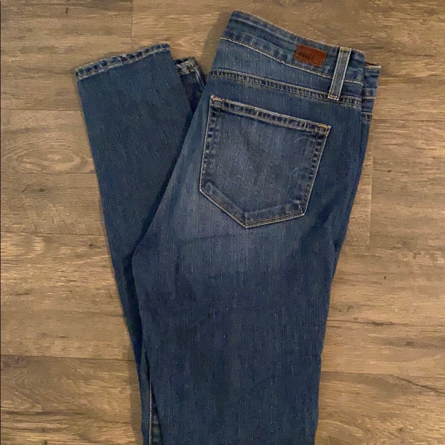 Paige Jeans - Horton Ultra Skinny. Medium Wash.